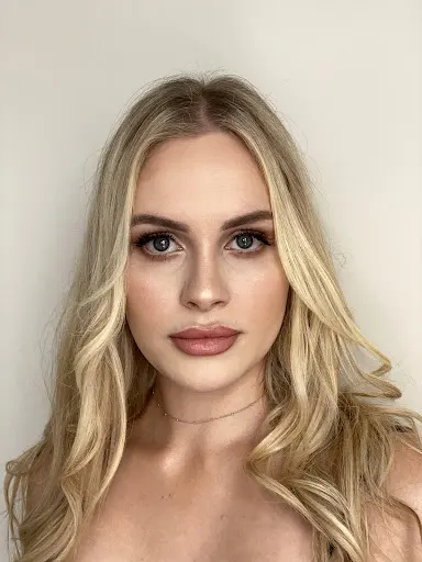 Lena Katulska Make-Up | Masaż Kobido | Makijażystka Inowrocław, stylizacja brwi